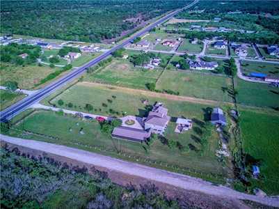 2777 Fm 812 RD Del Valle, TX 78617