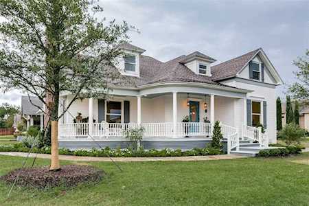 428 E Wall Street Grapevine, TX 76051
