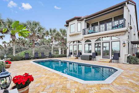 2093 Beach Ave Atlantic Beach, FL 32233