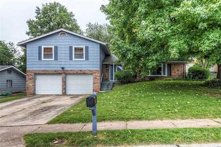 3025 Thrush Dr St Charles, MO 63301