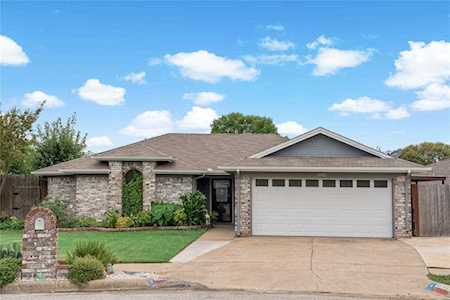 7749 Crestview Court Watauga, TX 76148