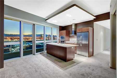 4471 Dean Martin Dr #3101 Las Vegas, NV 89103