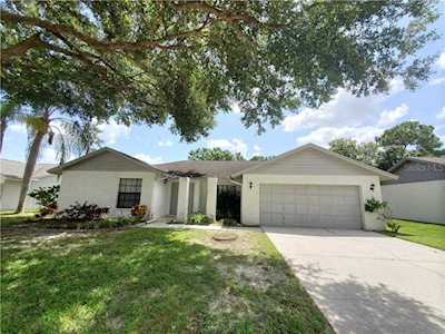 3226 Oakwood PLACE Tarpon Springs, FL 34688