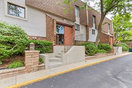 443 Elm St #3F Deerfield, IL 60015