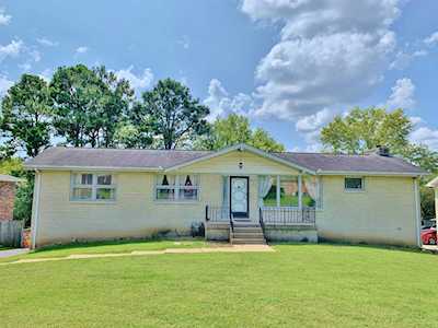 2633 Edge O Lake Dr Nashville, TN 37217