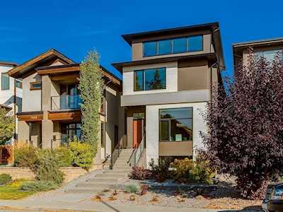 1922 Broadview Rd NW Calgary, AB T2N 3H7