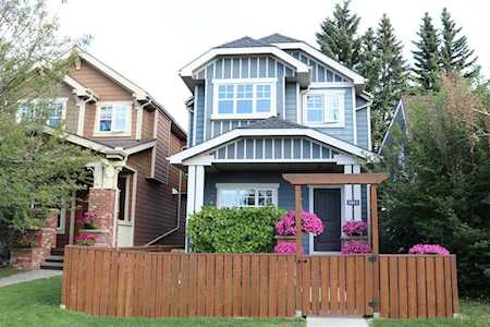 2012 20 Ave NW Calgary, AB T2M 1H7