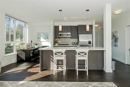 5325 West Boulevard #301 Vancouver, BC V6M 3W4