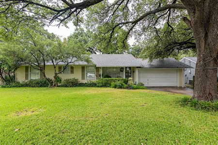 2114 Cardinal Lane Fort Worth, TX 76111