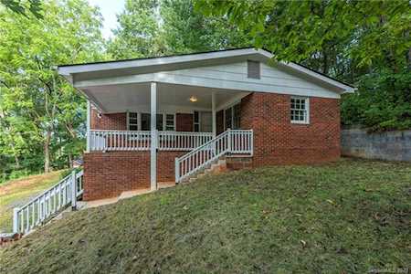 64 Wellington Dr Asheville, NC 28804