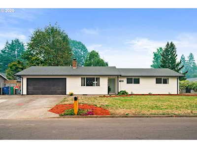 6815 SE Hemlock St Milwaukie, OR 97222