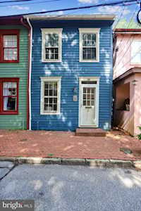 38 Fleet St Annapolis, MD 21401