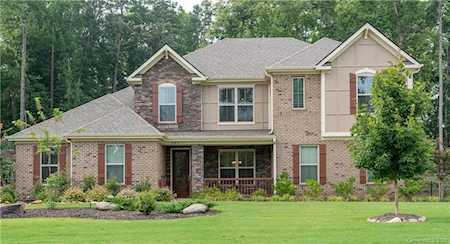 203 S San Agustin Dr Mooresville, NC 28117