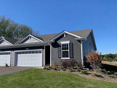 236 Sussex Ln North Aurora, IL 60542