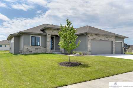 10507 Superior Dr Papillion, NE 68046