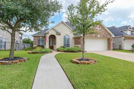 17826 Sugarloaf Bay Dr Cypress, TX 77429