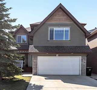 96 Panamount Green NW Calgary, AB T3K 5R7