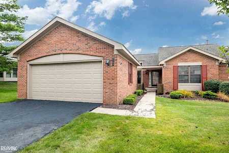 7199 Sturnbridge West Bloomfield, MI 48322