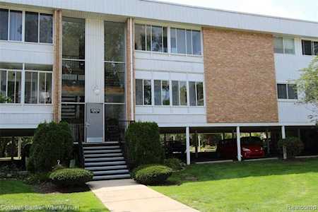 32070 Grand River Ave #72 Farmington, MI 48336