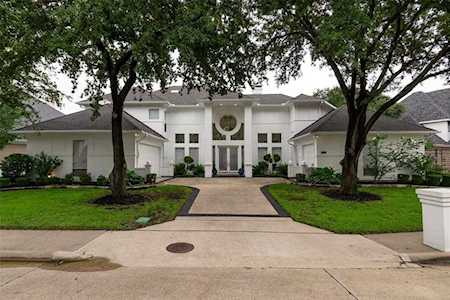 17915 Castle Bend Drive Dallas, TX 75287