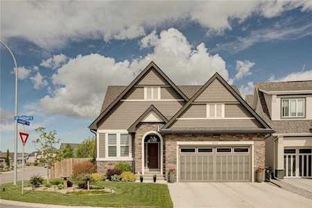 202 Mahogany Place SE Calgary, AB T3M 1W3