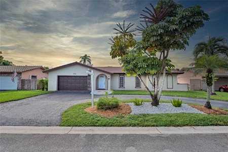 1844 NW 88th Way Coral Springs, FL 33071