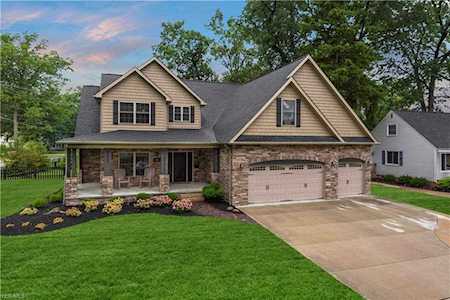 496 Juneway Dr Bay Village, OH 44140