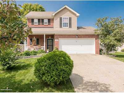 7018 Hollow Oaks Dr Louisville, KY 40291