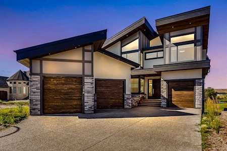 169 Cranbrook Point SE Calgary, AB T3M 2Y4