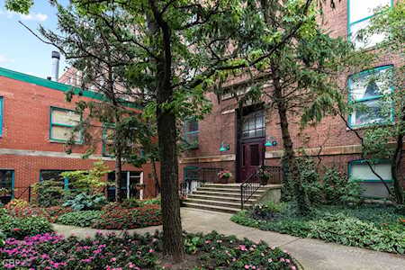 4745 N Ravenswood Ave #210 Chicago, IL 60640