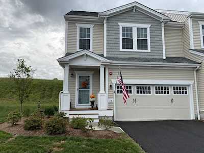 24 Locust Ln #24 Hopkinton, MA 01748
