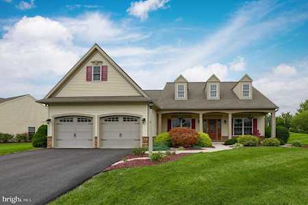 5 Winterberry Ln Womelsdorf, PA 19567