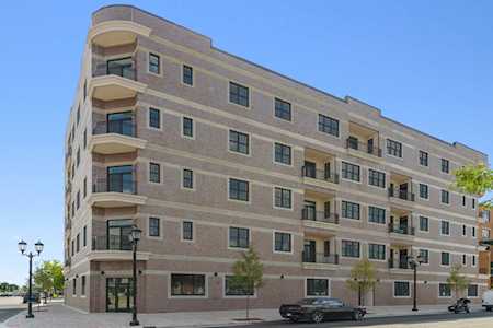 105 S Cottage Hill Ave #205 Elmhurst, IL 60126