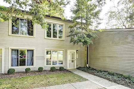 9327 Loch Lea Ln Louisville, KY 40291