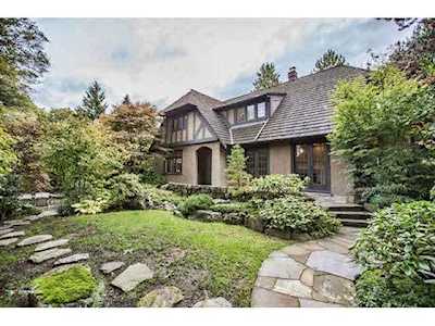 6388 Marguerite Street Vancouver, BC V6M 3L4