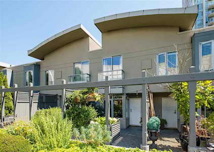 63 Keefer Place #TH9 Vancouver, BC V6B 6N6