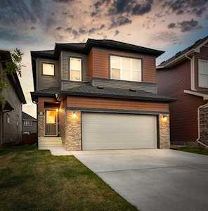 18 Savanna Way NE Calgary, AB T3J 0Y8