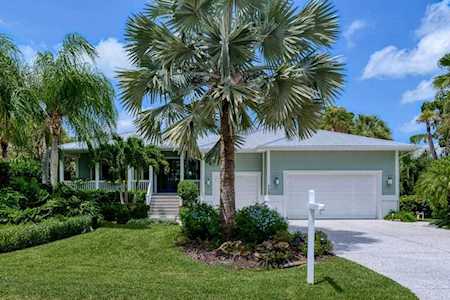 725 Eagle Point Dr Venice, FL 34285