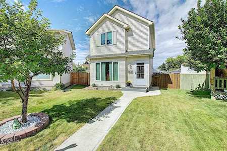 424 Abalone Place NE Calgary, AB T2A 6Y6