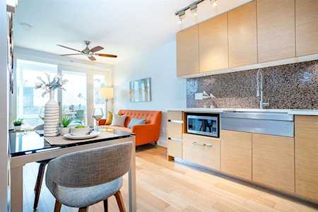 565 Smithe Street #805 Vancouver, BC V6B 0E4