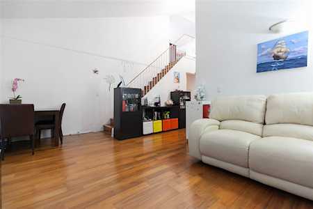 423 Agnes Street #303 New Westminster, BC V3L 1G2