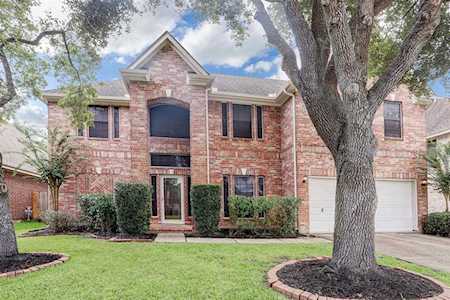 5023 Bayfair St Pasadena, TX 77505