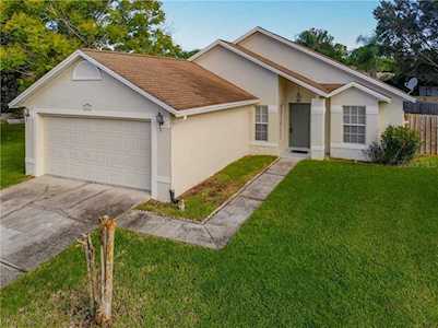 872 Ferry Landing Ln Orlando, FL 32828