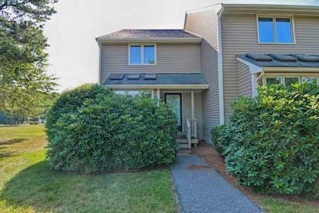 402 Maple Brook Rd #402 Bellingham, MA 02019