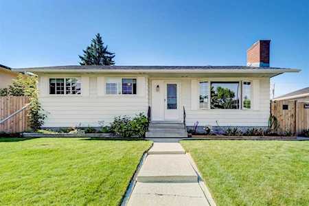 1032 Pensdale Crescent SE Calgary, AB T2A 2G1