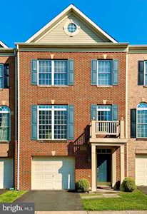 5327 Cupids Dart Dr Centreville, VA 20120