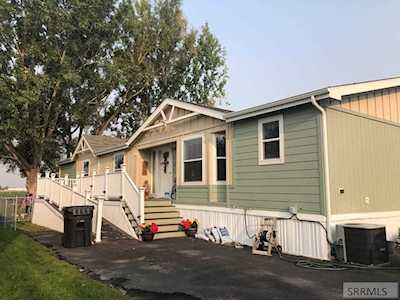 2139 N Pinewood Drive Idaho Falls, ID 83401