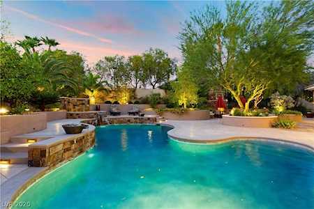 8686 Rising Rock Circle Las Vegas, NV 89129