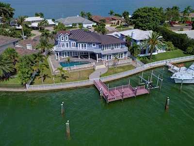 886 Harbor ISLAND Clearwater Beach, FL 33767