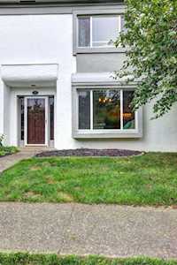 109 Shelby Pointe Dr Louisville, KY 40223